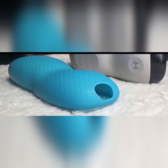 Glow in the Dark Silicone Protective Cover for Directv Remote Control. - Picture 6 of 8